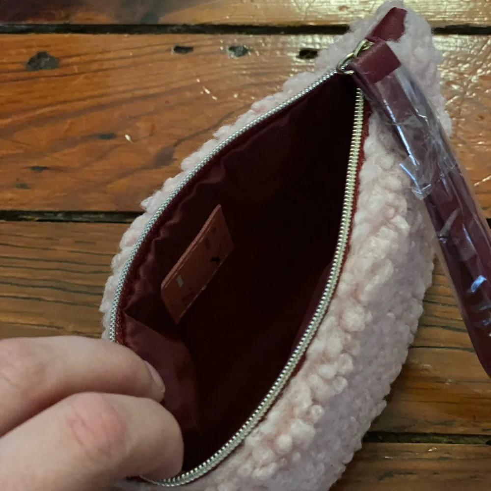 🧩 4/$20 Cosmetic Bag